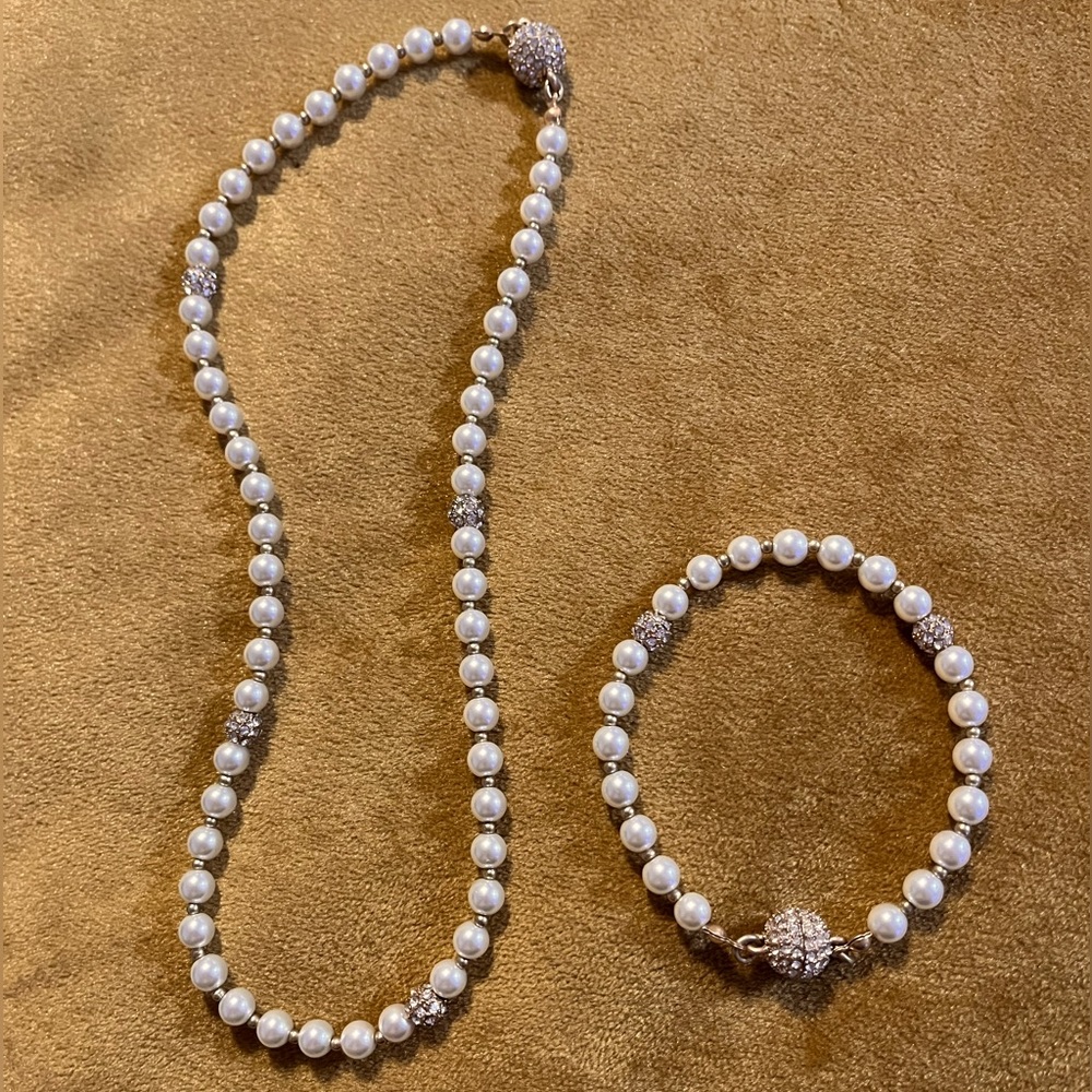 Premier Design Pearl Set